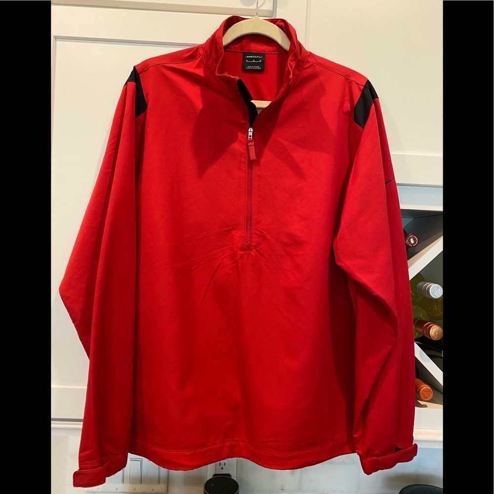 BNWOT. Men’s Nike 1/2 Zip Golf Jacket. (M)